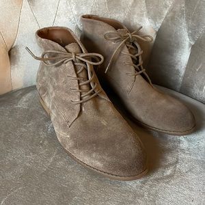 Suede lace up bootie sz7